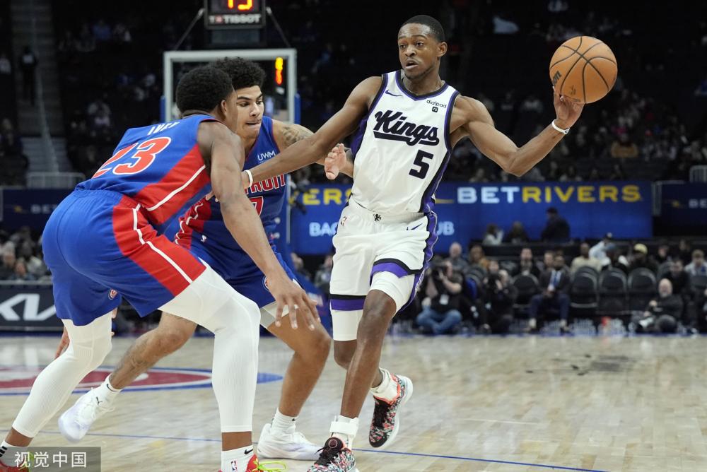 詹姆斯与安 詹姆斯与安