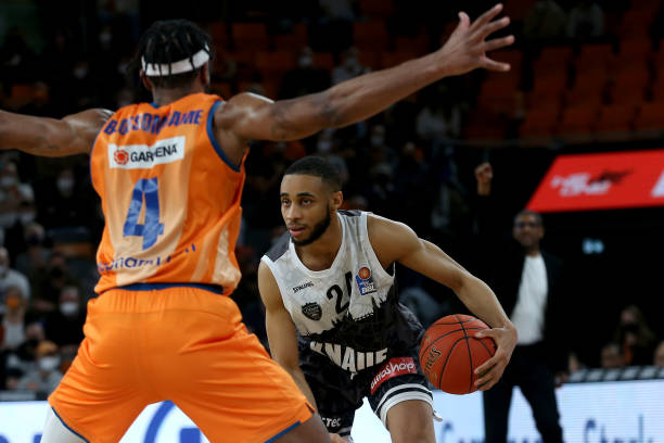 两翼卫既能 两翼卫既能